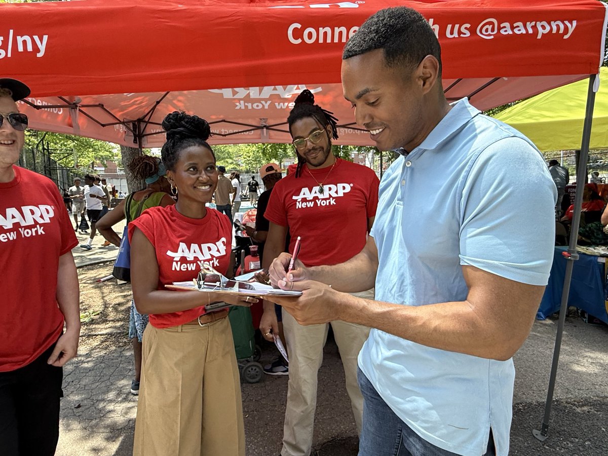 RitchieTorres's tweet image. I had a wonderful time catching up with constituents at Assembly Speaker Carl Heastie’s annual barbecue in the Northeast Bronx.
I also ran into America’s greatest advocacy organization: the AARP.