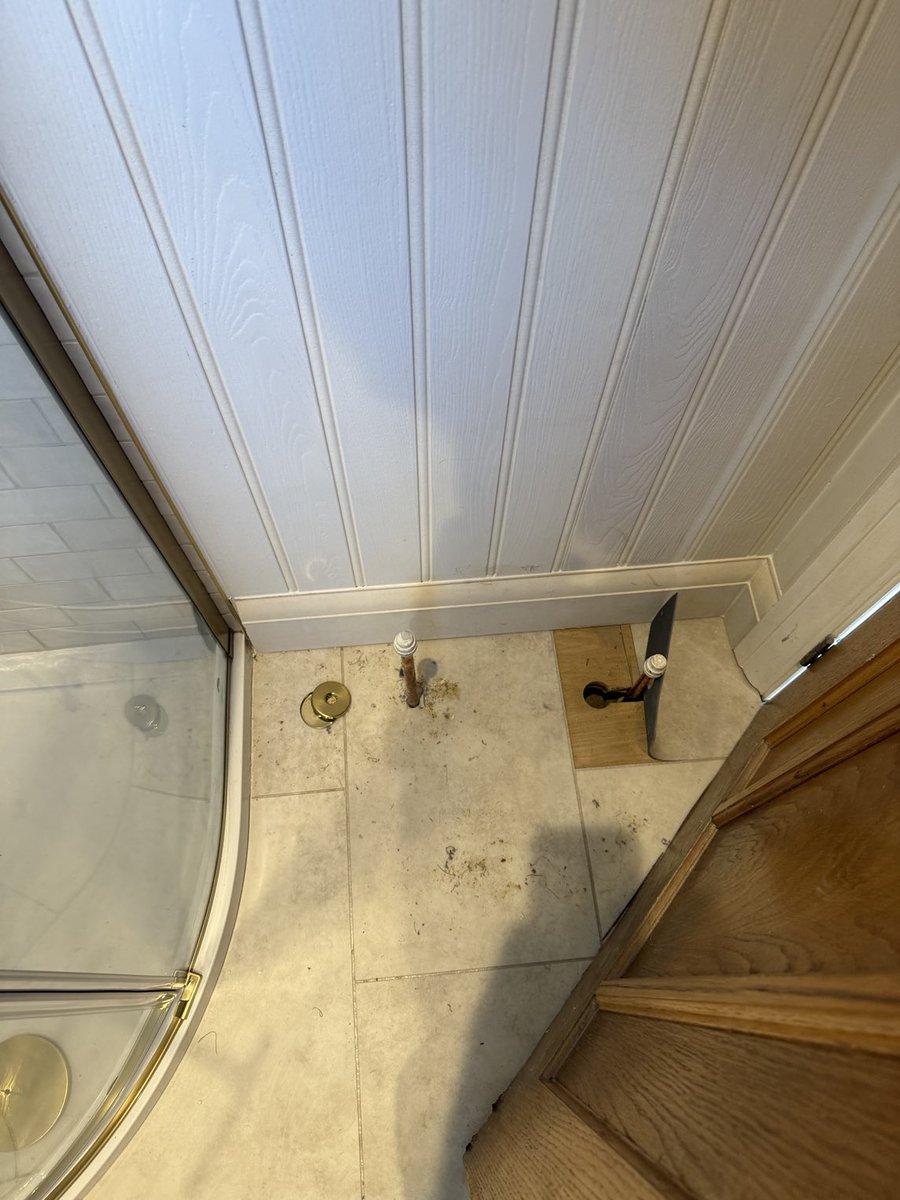 Why 4 f sake Would the floor layer not just ply &amp; lay the floor where the pipes came up &amp; that is after I gave him the centres 🐓