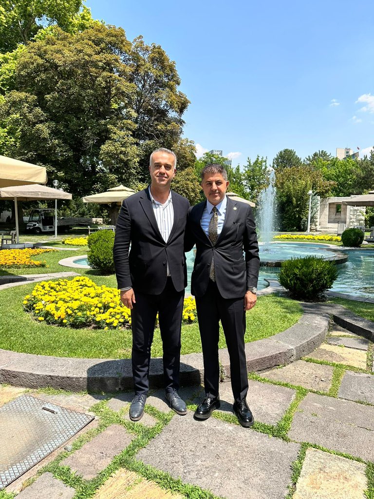 dr_ishaksan's tweet photo. 📍TBMM 

Meclisimizde bizleri ziyaret eden değerli karde��im , çocukluk arkadaşım Ümit Metin Atalay ve TÜBİTAK Kurumsal İletişim Müdürü Mehmet Mustafa Güven e nazik ziyaretlerinden dolayı teşekkür ediyorum.

@Akparti @RTErdogan @abuyukgumus @hakanaksu058 @farukaytek https://t.co/wijkqV16Lw