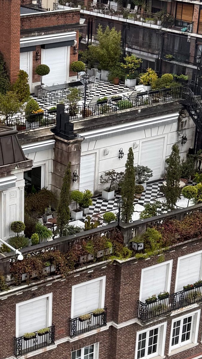 GiDavidswright's tweet photo. París? 
No, mis queridos. Argentina. https://t.co/m78s4dx8Yu