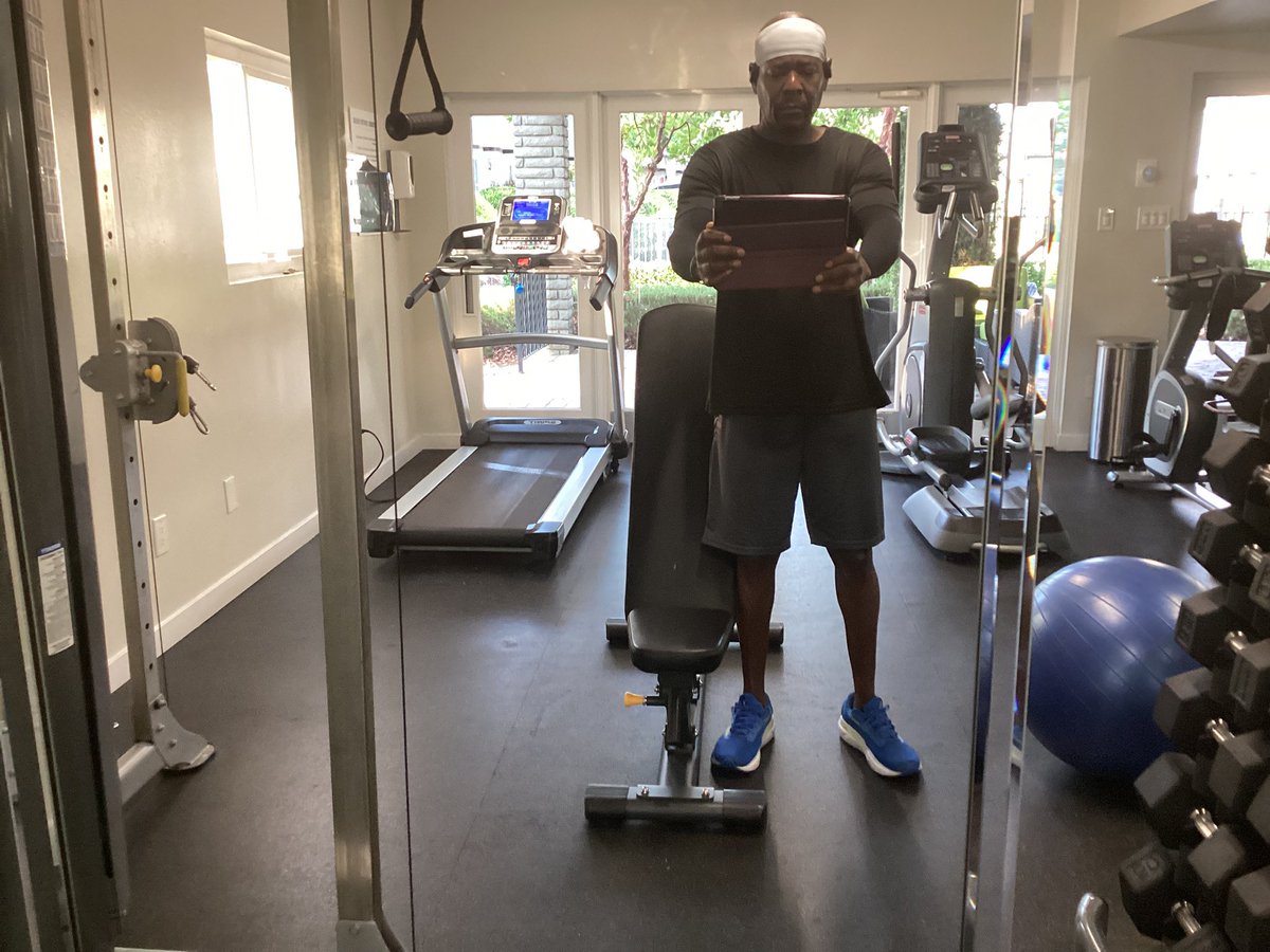 ByronC06449109's tweet image. Blessed to be up to be able to work out this morning #VeryThankful