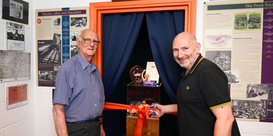 #Bermondsey Biscuit Museum unveil a new ‘cake wing’ after #JaffaCake debate with McVitie’s

An agreement has officially been reached between the #BiscuitMuseum and McVitie's

southwarknews.co.uk/area/bermondse…