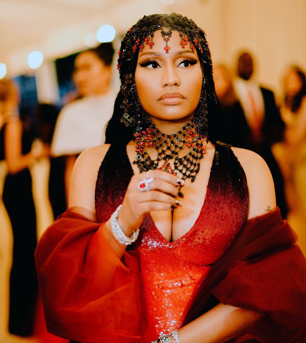 🚨 SZA A RÉPONDU AU CLASH DE NICKI MINAJ CETTE NUIT ! 

« Tu connais très bien ma musique et ce que j’apporte, puisque tu as demandé deux feats sans jamais obtenir de réponse, LOL. 

T’es clairement dans un délire là… Je sais pas ce qui se passe, mais bon, que Dieu te garde. »