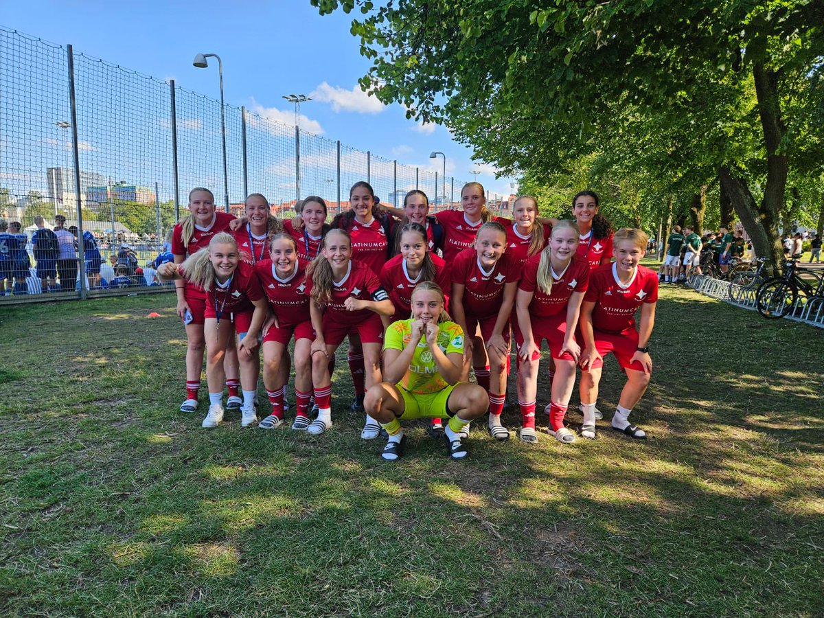 _PowerBreak's tweet image. Vi är i semifinal i Gothia Puma Trophy!
Vänder underläge 0-1 till 2-1 seger mot NorCal i kvartsfinalen!
Jag har sagt det förr och jag säger det igen:
IFK Norrköpings flickakademi är o räkna med⭐️🤍💙
#ifknorrköping #GothiaCup2025 #pumatrophy