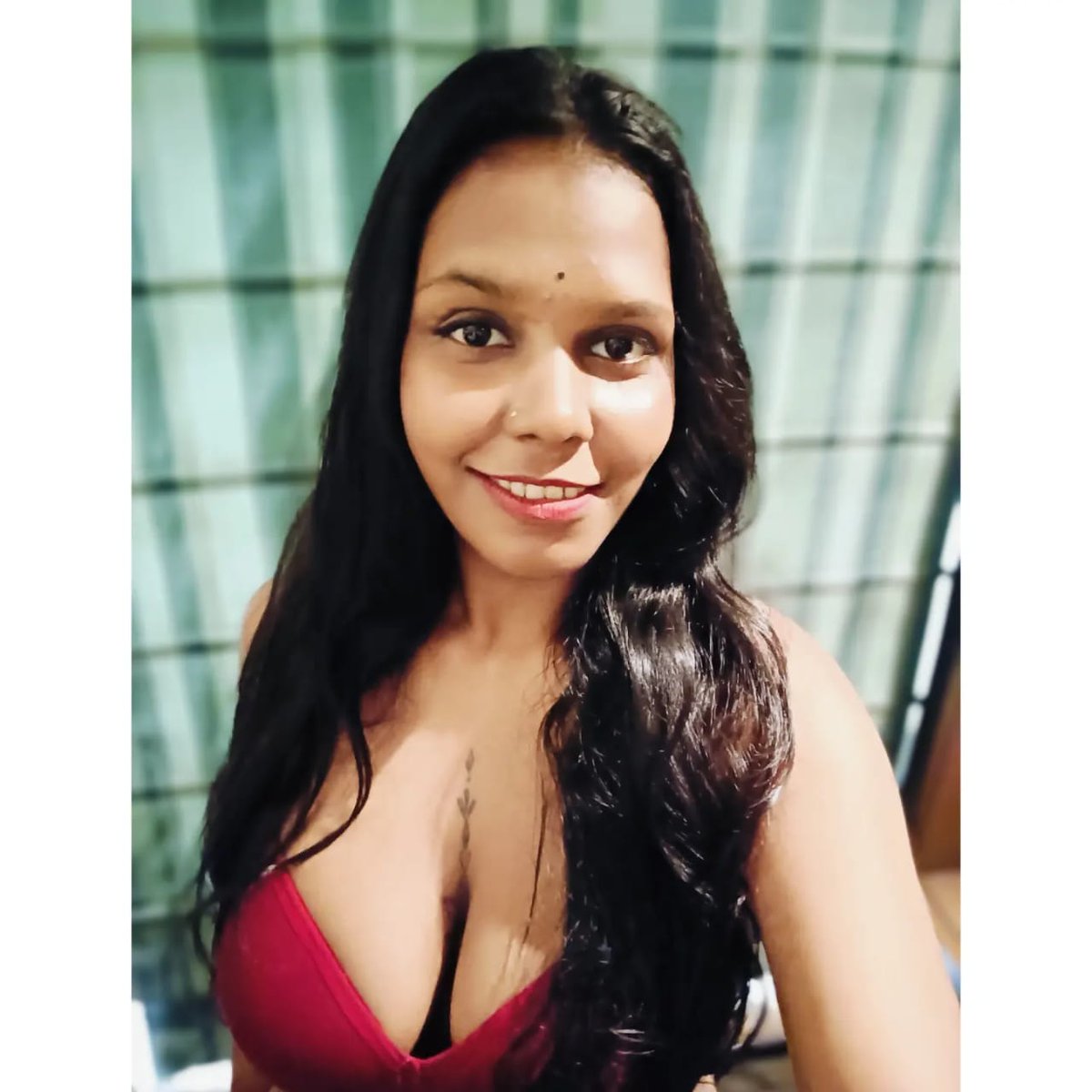 Get ready Bangalore people 🥂
This week Friday means Tomorrow I'll be in Bangalore 💞✨
So if anyone wants to meet Me personally or for a Date nd all 
 then Text me asap for an Advance Booking nd Catch me in real 💦♥️