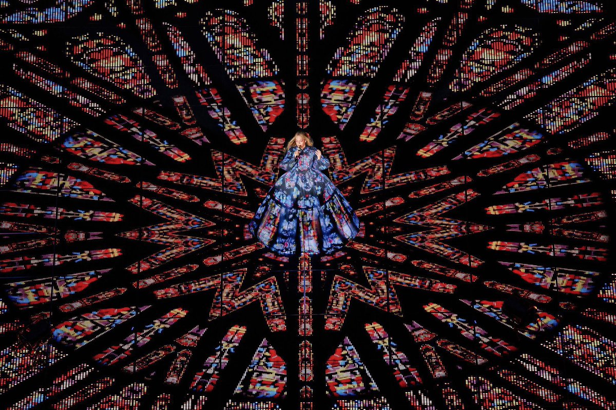 THE___INSIDER's tweet image. The cowboy carter tour production is untouchable πβ¨