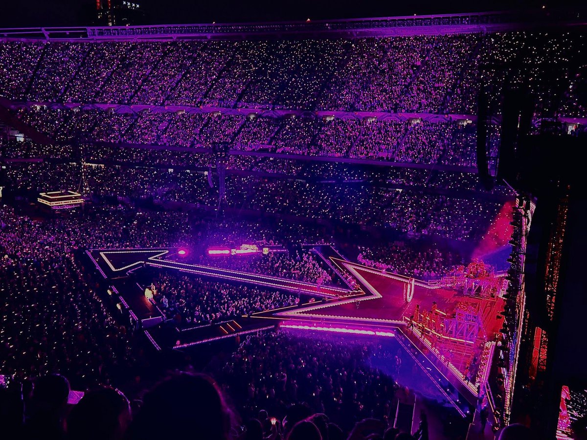 THE___INSIDER's tweet image. The cowboy carter tour production is untouchable πβ¨