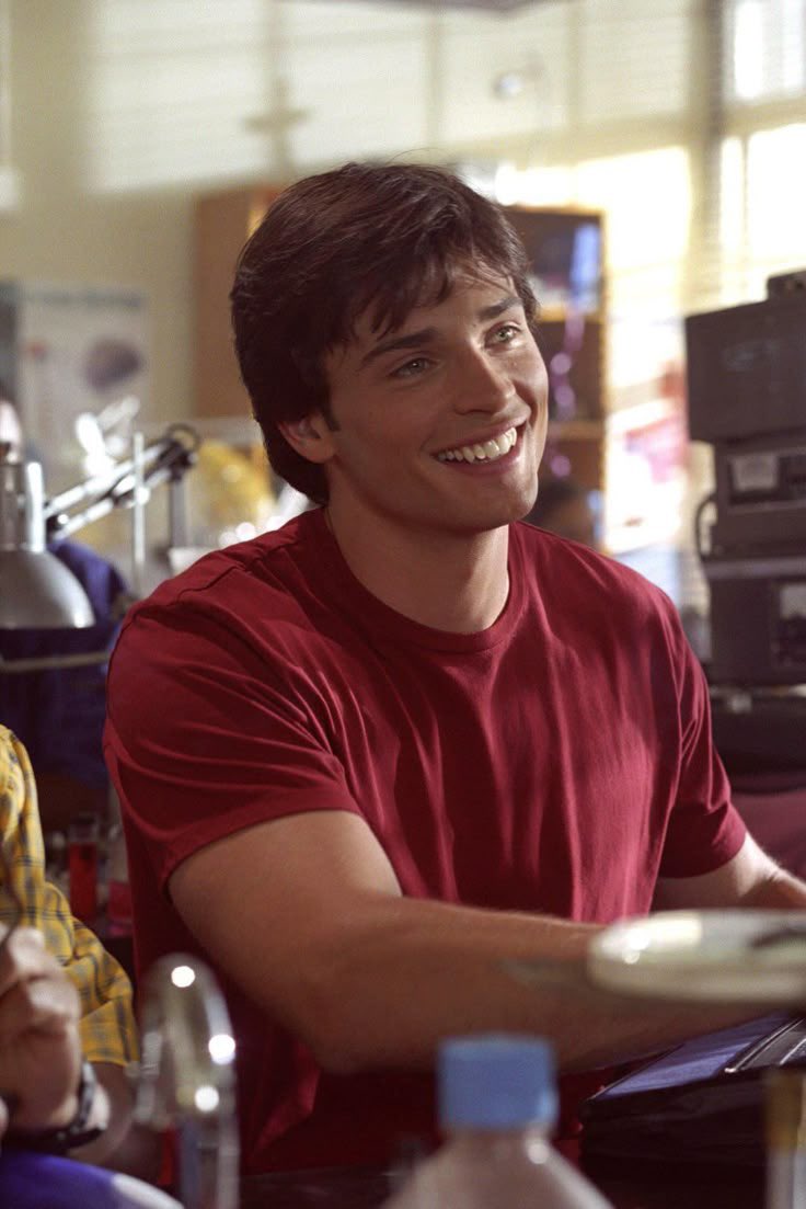 superman (2025) not doing the origin story all over again is so fun bc if you squint you can pretend smallville is all canonically what clark went through to become superman