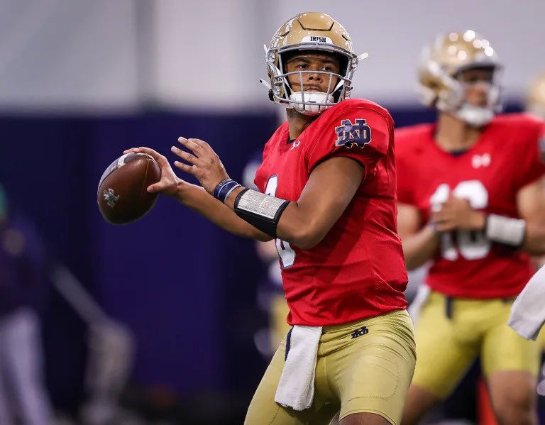 BennettWiseWSBT's tweet image. Notre Dame HC Marcus Freeman on @ClintonNFriends on the QB competition between CJ Carr and Kenny Minchey:
“I have a lot of confidence in both of them. I love that we’re having a QB competition.. I’m excited to see how the competition brings out the best in both of them.”