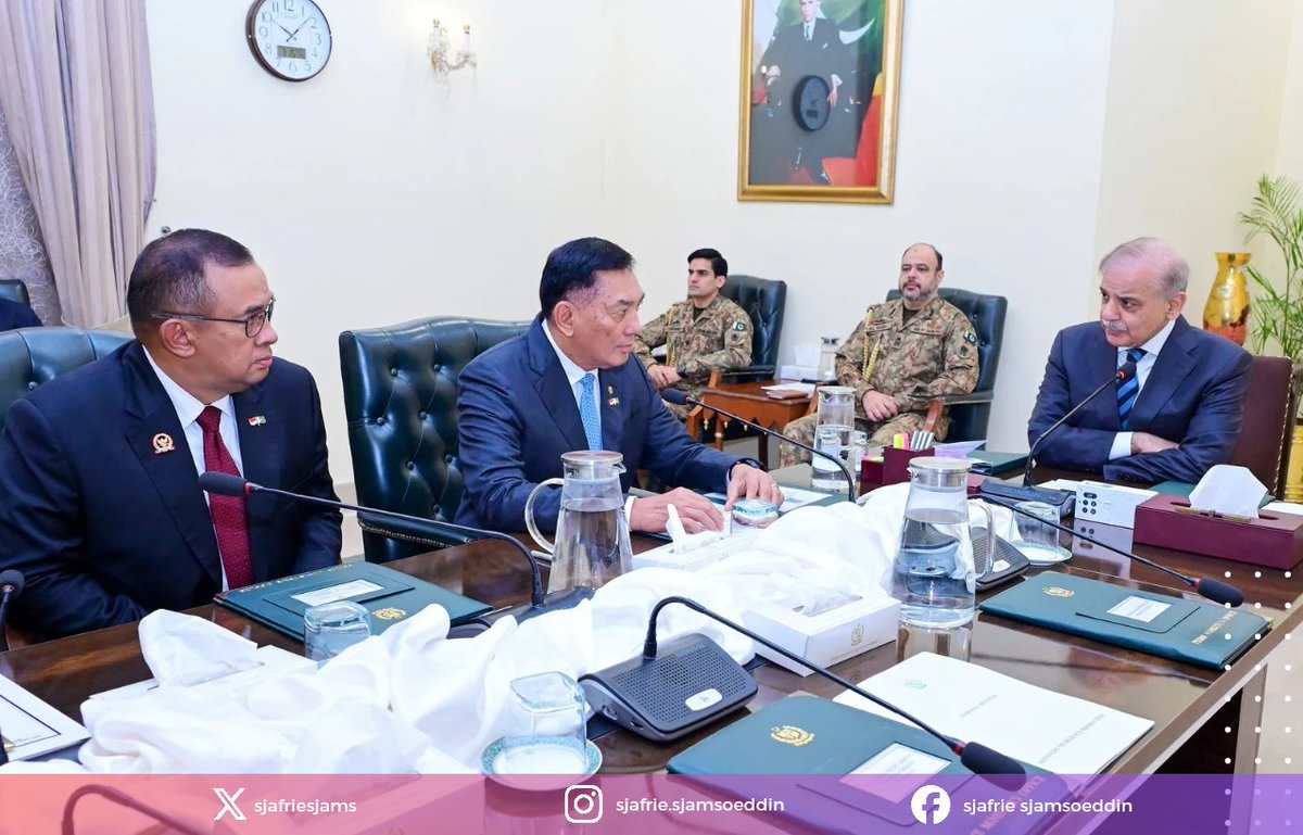 sjafriesjams's tweet image. Setelah menghadiri Bastille Day bersama Presiden @prabowo di Paris, saya melanjutkan agenda diplomasi pertahanan dengan melakukan kunjungan resmi ke Pakistan (Selasa, 15 Juli 2025)
Dalam kunjungan ini, saya melaksanakan Courtesy call bersama Perdana Menteri Pakistan, Muhammad…