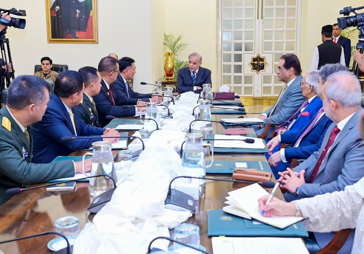 sjafriesjams's tweet image. Setelah menghadiri Bastille Day bersama Presiden @prabowo di Paris, saya melanjutkan agenda diplomasi pertahanan dengan melakukan kunjungan resmi ke Pakistan (Selasa, 15 Juli 2025)
Dalam kunjungan ini, saya melaksanakan Courtesy call bersama Perdana Menteri Pakistan, Muhammad…