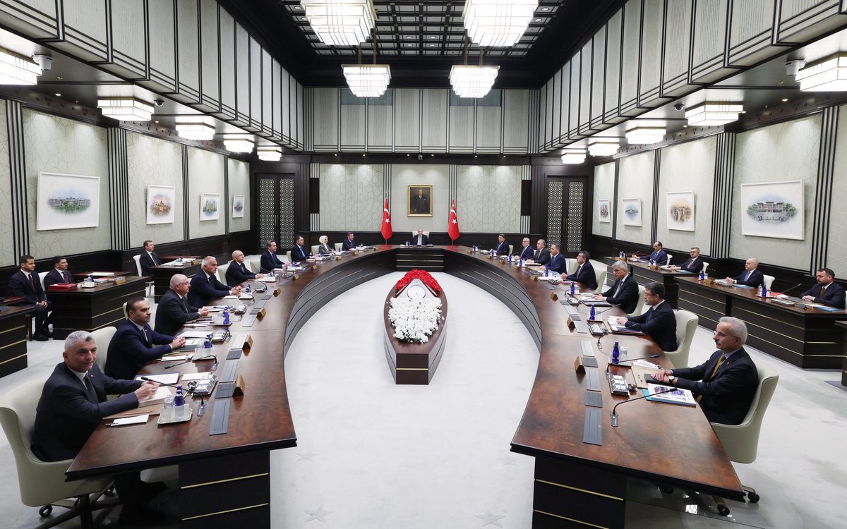 T.C. Cumhurbaşkanlığı (@tcbestepe) on Twitter photo Cumhurbaşkanlığı Kabinesi, Cumhurbaşkanımız <a href="/RTErdogan/">Recep Tayyip Erdoğan</a>’ın başkanlığında Cumhurbaşkanlığı Külliyesinde toplandı. Cumhurbaşkanlığı Kabinesi, Cumhurbaşkanımız <a href="/RTErdogan/">Recep Tayyip Erdoğan</a>’ın başkanlığında Cumhurbaşkanlığı Külliyesinde toplandı.