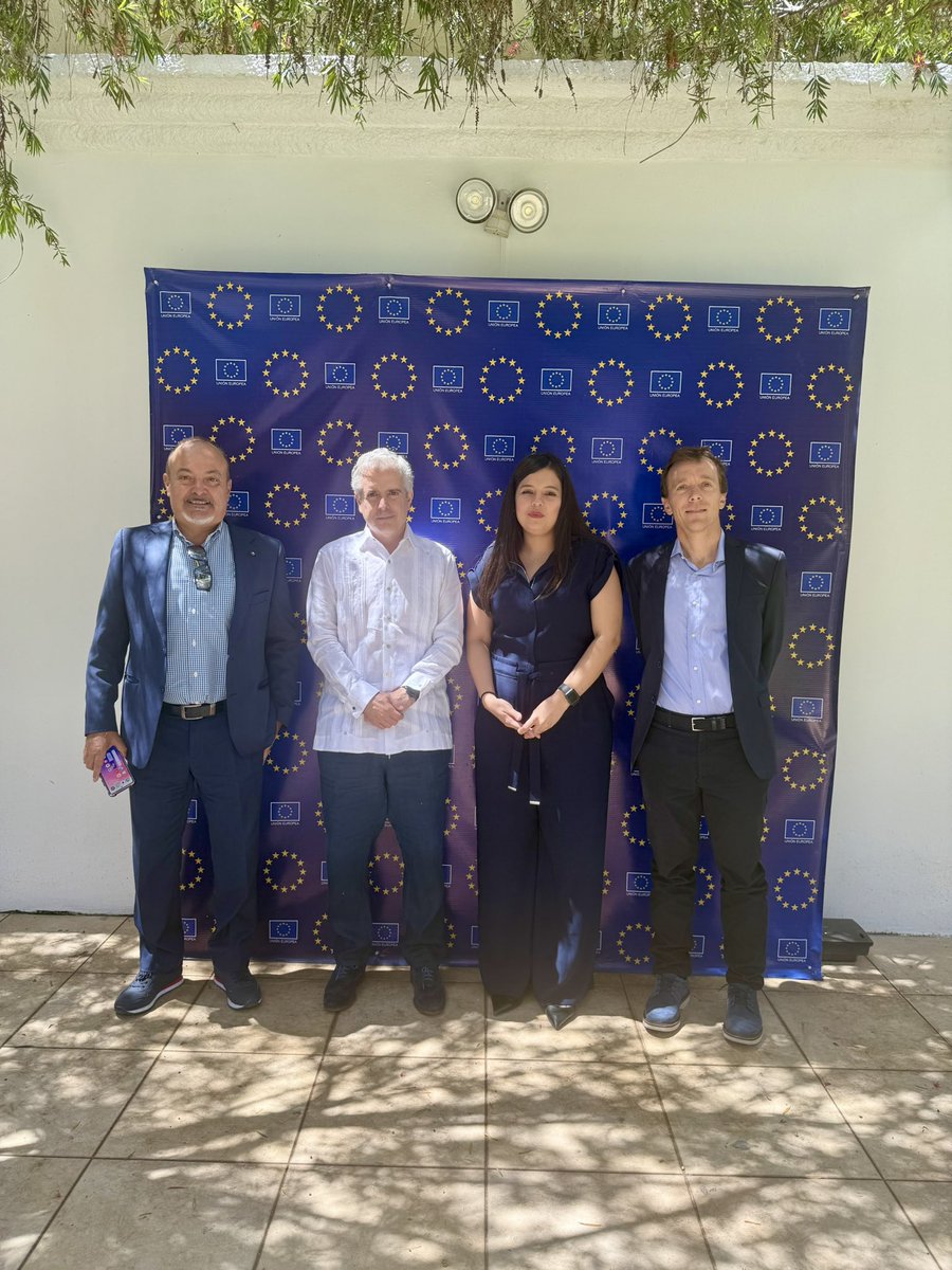 EUambHN's tweet photo. Más cooperación de la @UEenHonduras: 
2 expertos de  @IIPPGob llegaron para ayudar al  @INP_HN a establecer un registro informático de presos: permitirá más control de las cárceles, seguridad ciudadana y reinserción. 

¡Programa @ELPACCTO en acción! 

Queremos ser útiles en todo. https://t.co/QX7b1nyFMn