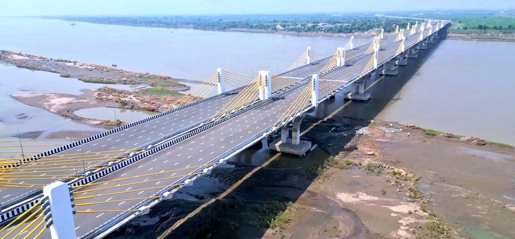 Progress update on Vadodara – Surat section of the Delhi–Mumbai Expressway