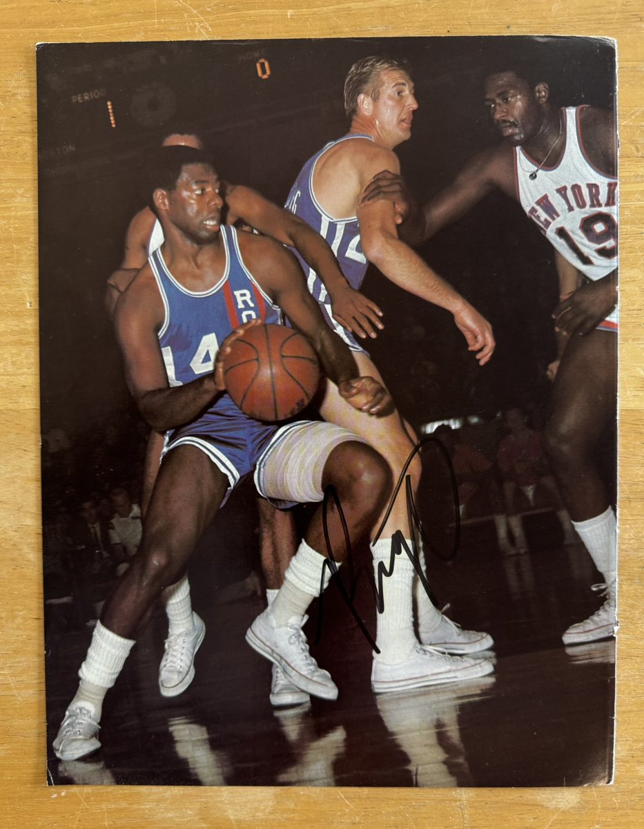 TimGall13's tweet image. Today's Treasure from my collection: Growing up north of Cincinnati when I did Oscar Robertson was the gold standard for basketball excellence. Great to see 'The Big O', now 86, honored at the ESPY's with the Arthur Ashe Award for championing player's rights in the 1960's & 70's.