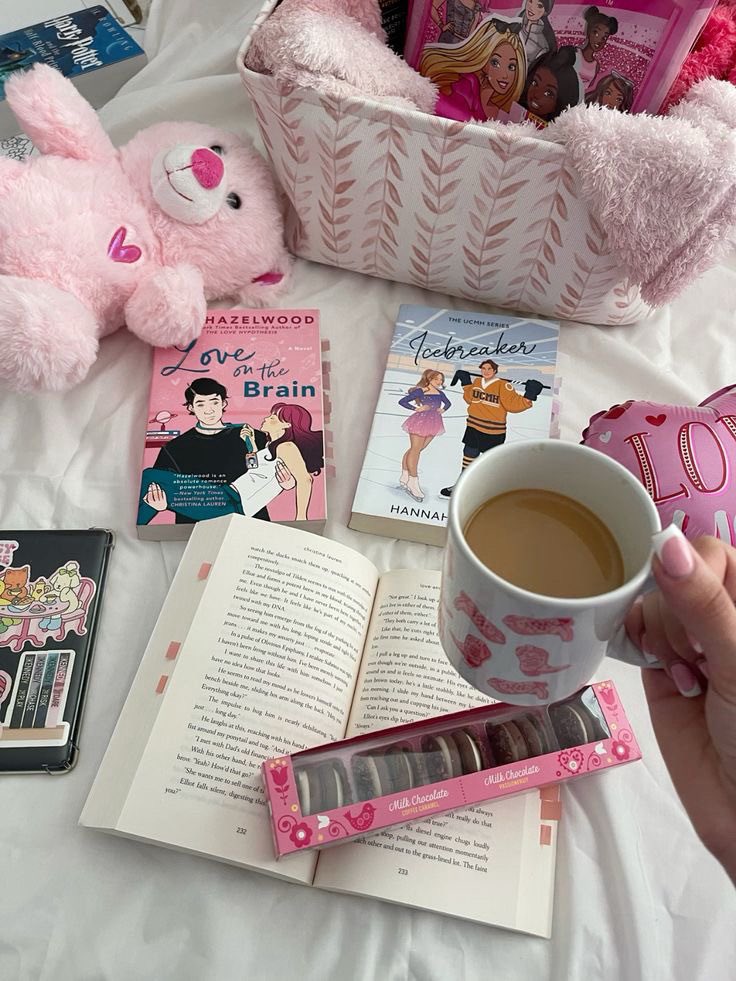 cmfrtbooks's tweet image. ⋆ ִ 𐙚 livros lidos em 2025 ୨ৎ ִ ࣪ ⋆
❝ Na ausência de relacionamentos humanos, criei laços com personagens de papel. ❞