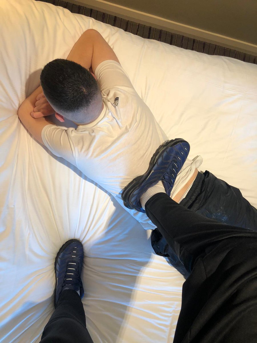 Tall_North_Chav's tweet photo. Sub wanted a "back massage" 🤔😈 I decided on something heavier https://t.co/dq9e0Nqnp6