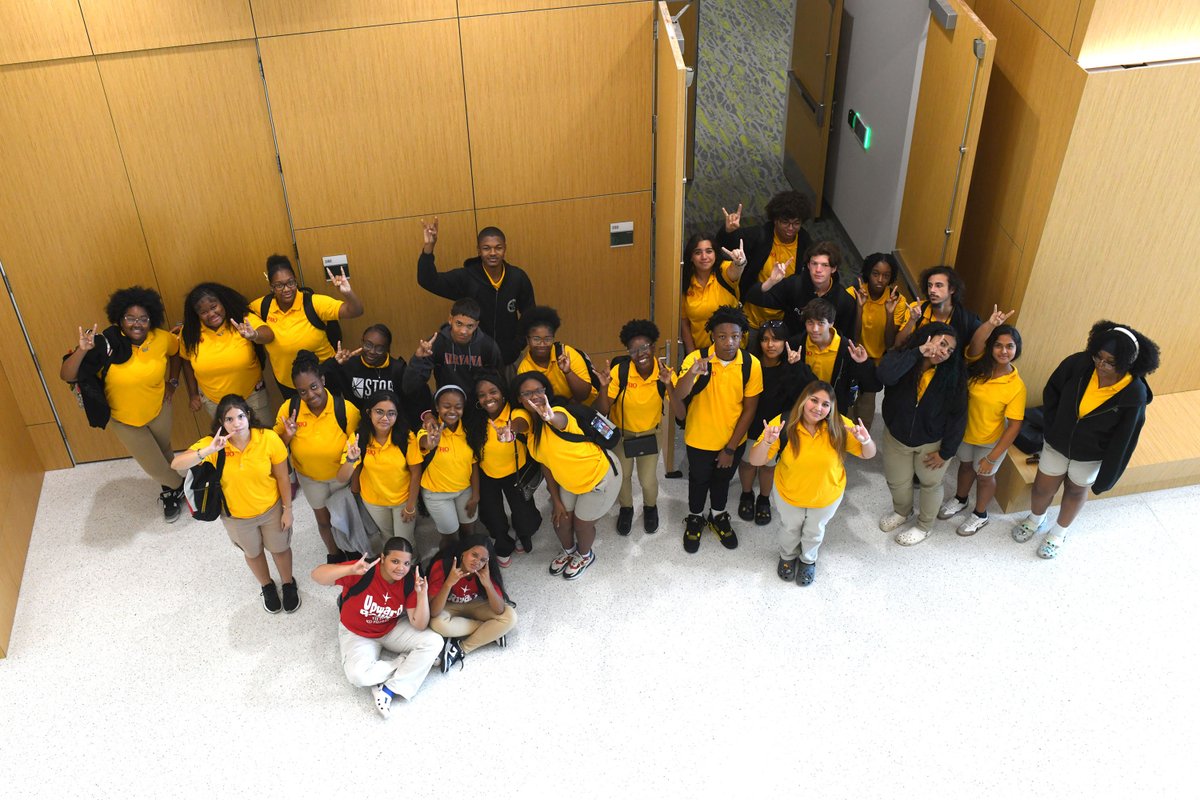 USFHealthMed's tweet image. Influencing the future of our health care workforce! Students from the @USouthFlorida Upward Bound Program spent some time with us exploring how we train our #futuredoctors and what it takes to pursue a career in medicine. @USFHealth