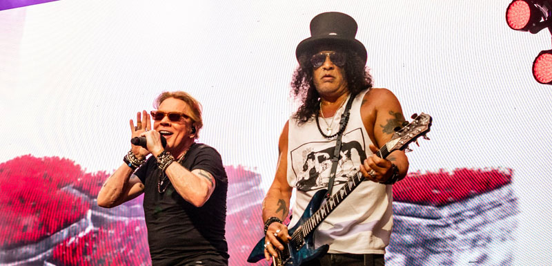 Guns N' Roses se apresenta no Ferenc Puskás Stadium em Budapeste com duas estreias na turnê axlrosefaclube.com/2025/07/guns-n…