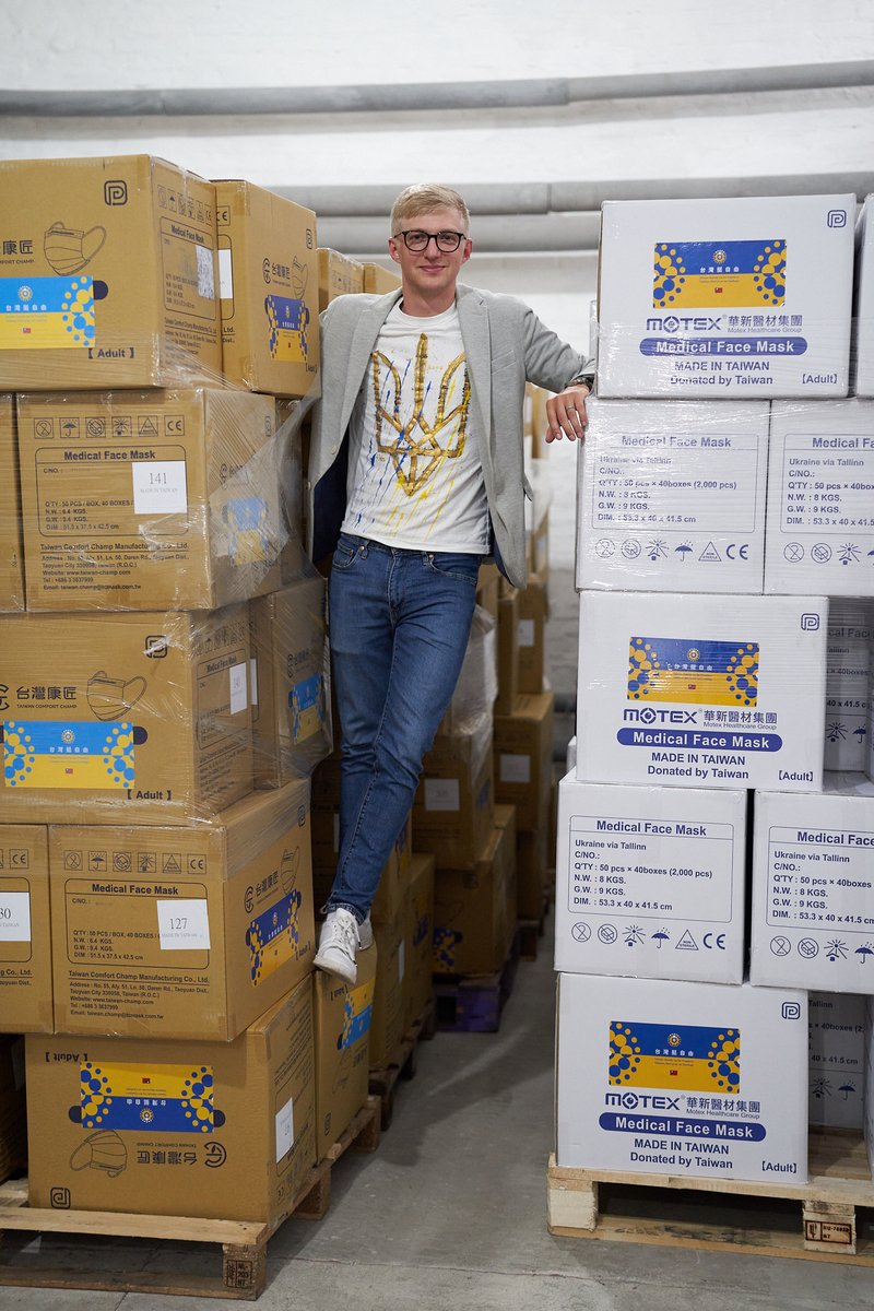 kristovaga's tweet image. Brought 1.1 million medical masks to Ukraine from Taiwan.
Two things - Taiwan is one of the most freedom loving democracy in the world and they help friends in need. Second - Ukraine is in heavy need of actual, practical help not only words. Slava Ukraini!