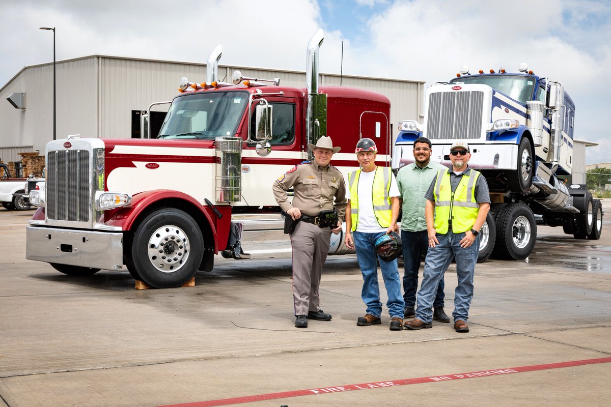 PeterbiltMotors's tweet image. On Monday, we celebrated Paul "Hard Hat" Arzola’s remarkable achievement of safely driving 2 million miles with Active USA. His dedication, professionalism and commitment to safety sets the standard for all drivers. Congratulations on this incredible milestone!
#Peterbilt…