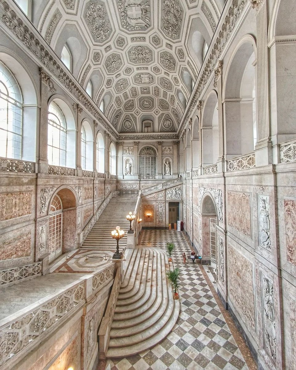 PerseusLeGrand's tweet image. Je suis tellement heureux quand quelqu'un m'envoie un message pour me dire qu'il a visité un lieu grâce à mes publications.
Je reçois souvent des photos de villages, de châteaux, de musées, de jardins...
Ça me fait super plaisir ahah !