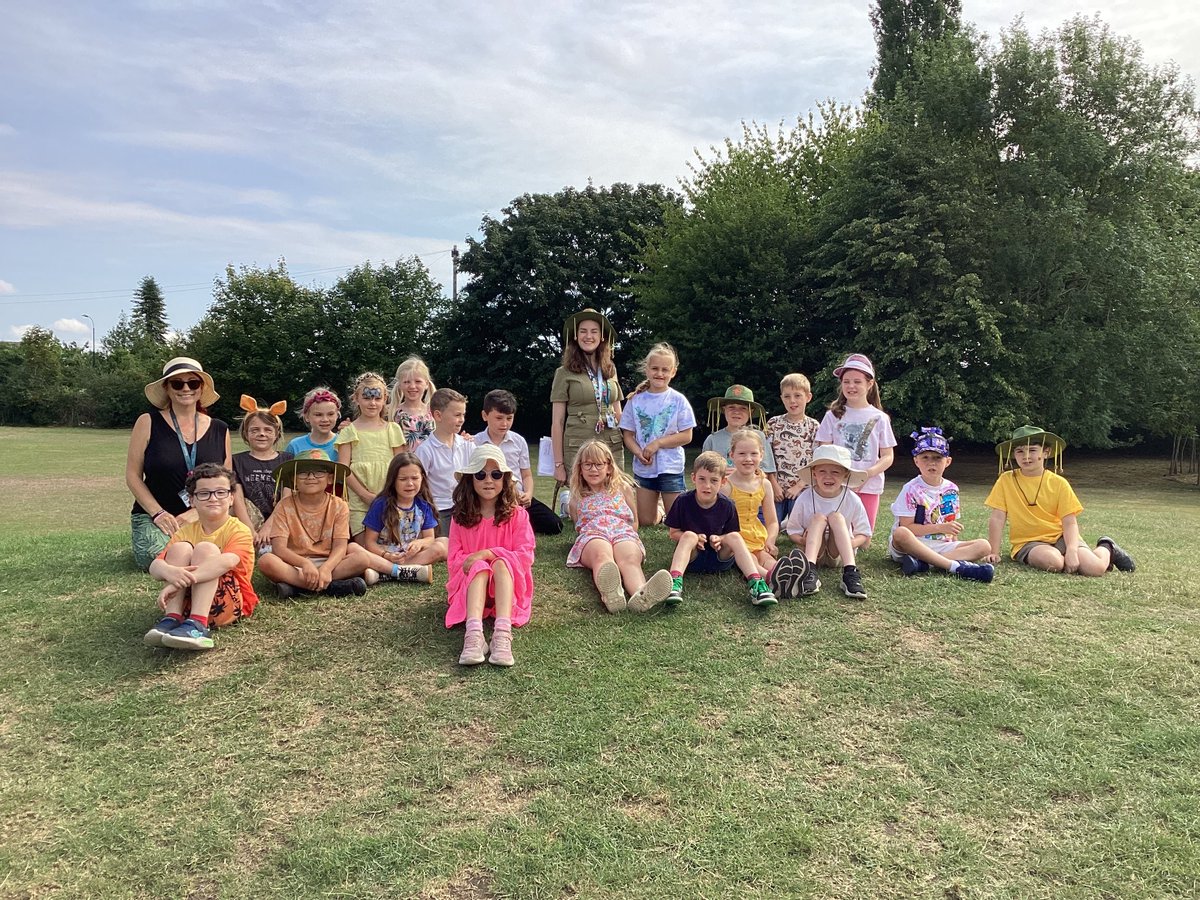 Year 2 have been enjoying Australia day today to celebrate the end of their geography topic! We have tried some Australian treats, created some artwork and even had a go throwing a boomerang.