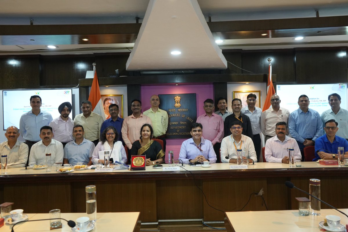 DoT_India's tweet image. DoT shares insights on how Jan Bhagidari is driving it's citizen centric initiative and how citizens are playing crucial role in prevention of misuse of telecom resources in cyber crime and cyber frauds with senior Government officers of different Ministries undergoing Advanced…