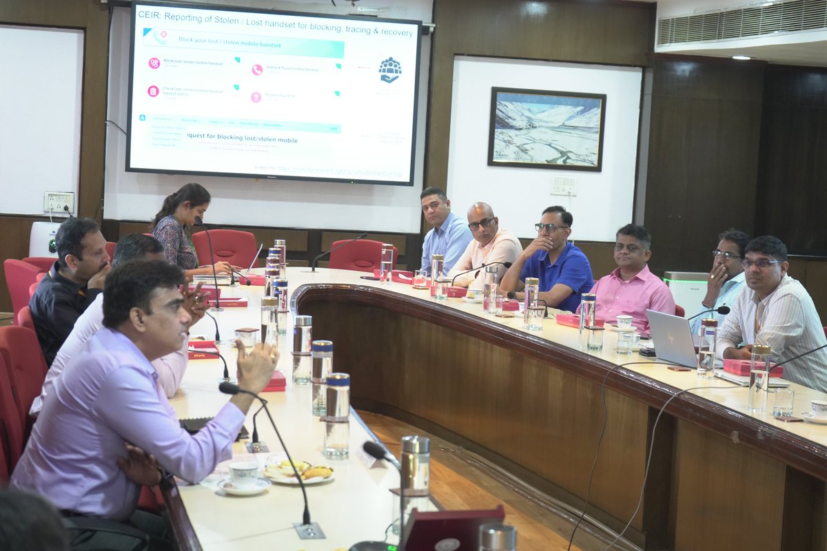 DoT_India's tweet image. DoT shares insights on how Jan Bhagidari is driving it's citizen centric initiative and how citizens are playing crucial role in prevention of misuse of telecom resources in cyber crime and cyber frauds with senior Government officers of different Ministries undergoing Advanced…