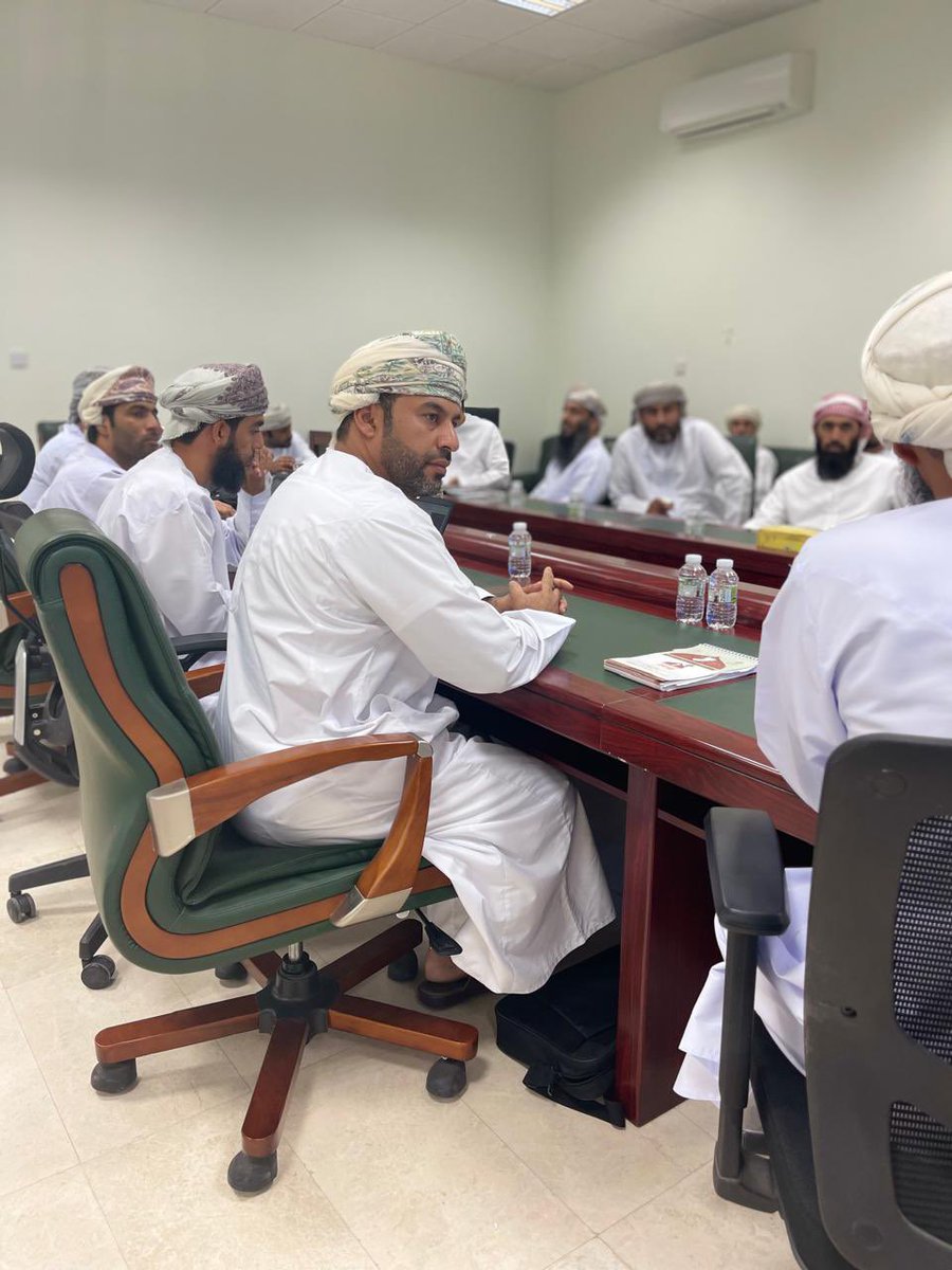 يتبع ….
وحصر تحديات  التنفيذ للجهات المساندة من خلال بيان المرتكزات التي تبنى عليها الأهداف العامة والأهداف الفردية والتي تسهم في رفع المؤشر الأداء الفردي والمؤسسي