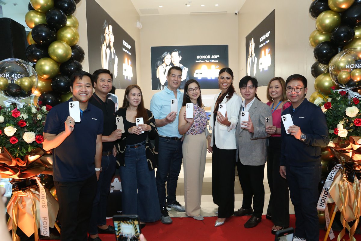 PhilITOrg's tweet image. With image-to-video feature, @Honorglobal @HONORPHL #HONOR4005G brought fans, tech enthusiasts, and alike to a trip down memory lane as it can bring old photos to life! Orders surpassed predecessor HONOR 200 5G by 15 times. phil-it.org.ph/honor-400-5g-s… #YourAIPhone #BringPhotosToLife