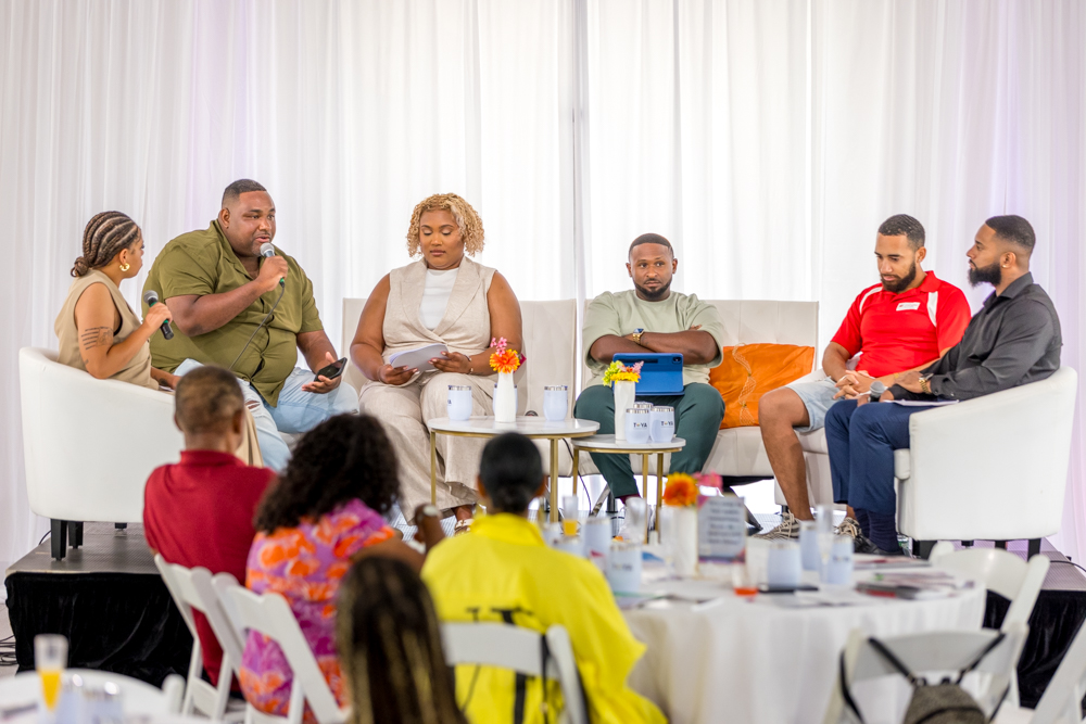 BdaGovernment's tweet image. The Ministry of Youth, Social Development and Seniors, through the Office of Youth Affairs, recently hosted the 2nd Annual National 18+ Youth Conference—a week of events focused on mental health and antisocial behaviour.
The conference wrapped with a brunch featuring panel…
