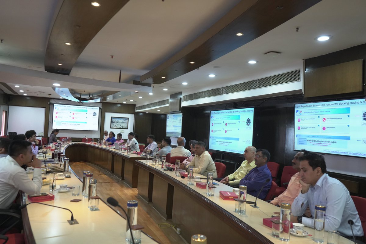 DoT_India's tweet image. DoT shares insights on how Jan Bhagidari is driving it's citizen centric initiative and how citizens are playing crucial role in prevention of misuse of telecom resources in cyber crime and cyber frauds with senior Government officers of different Ministries undergoing Advanced…