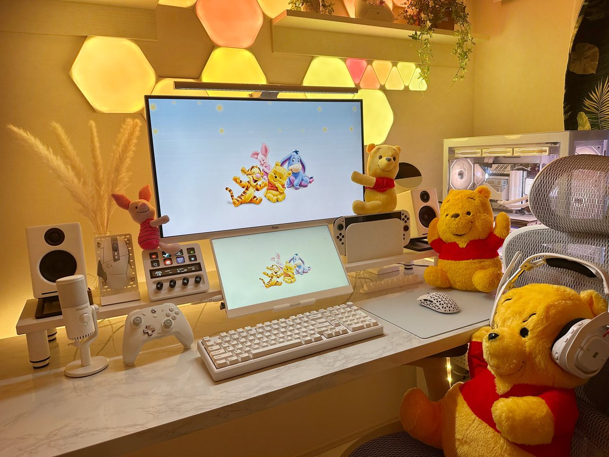 FAL_ReCODE's tweet image. #desksetup
#WinnieThePooh