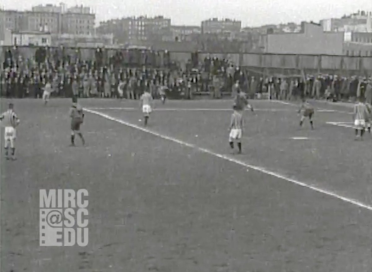 USSoccerHistory's tweet image. Now at the SASH YouTube channel, more early soccer footage with sound. A @opencup 1st round game from Jan. 15, 1928: Brooklyn Wanderers 4-0 Trenton @soccerhof @ussoccer @usopencup @MLS @MenInBlazers @TheAthleticFC @ESPNFC
youtu.be/0DNZSXap5zQ