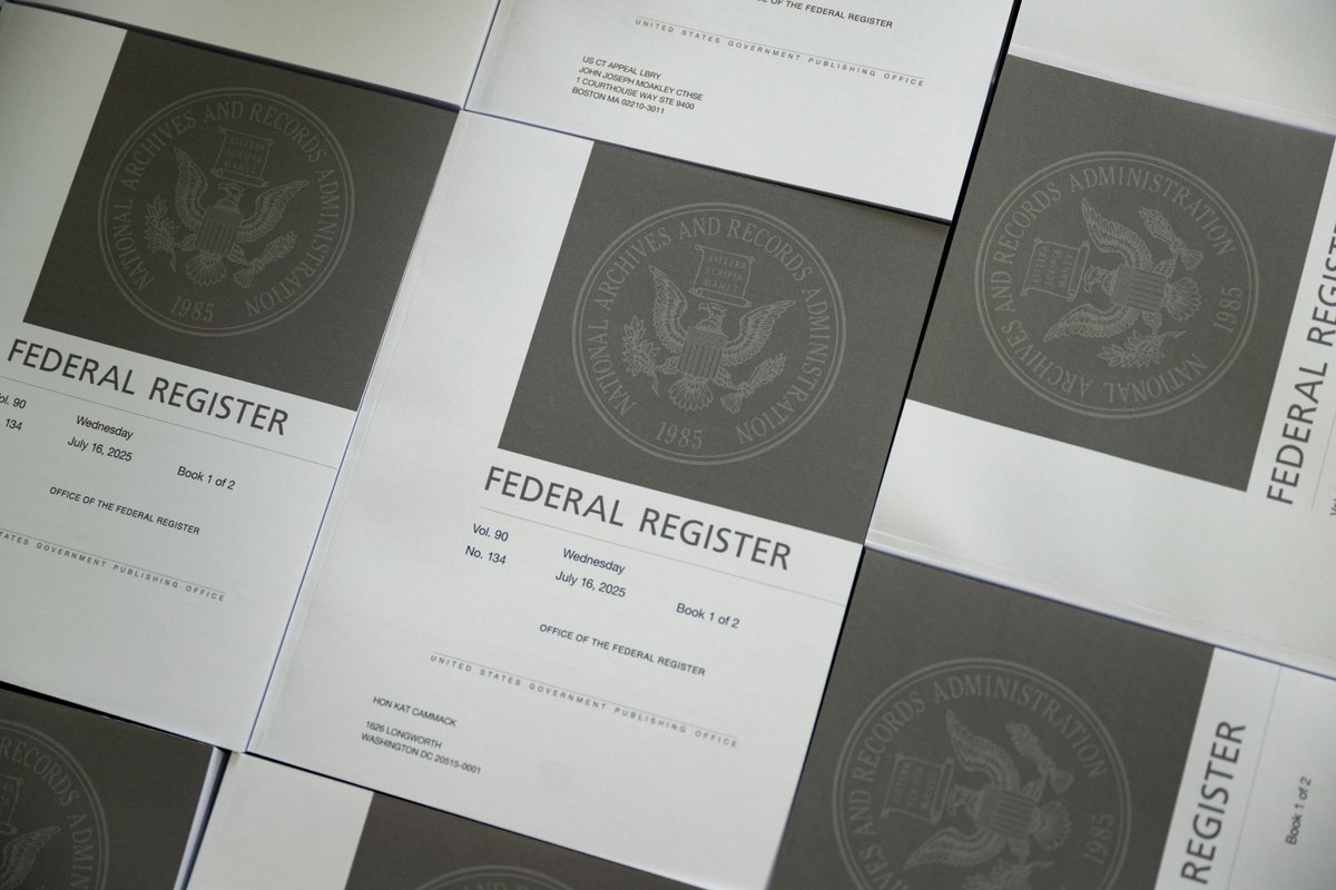 USGPO's tweet image. This week GPO produced a large Federal Register with more than 3,000 documents in it. You can see it on GPO’s GovInfo. govinfo.gov/content/pkg/FR…
Thanks to all the teammates who contributed!
@USNatArchives @FedRegister