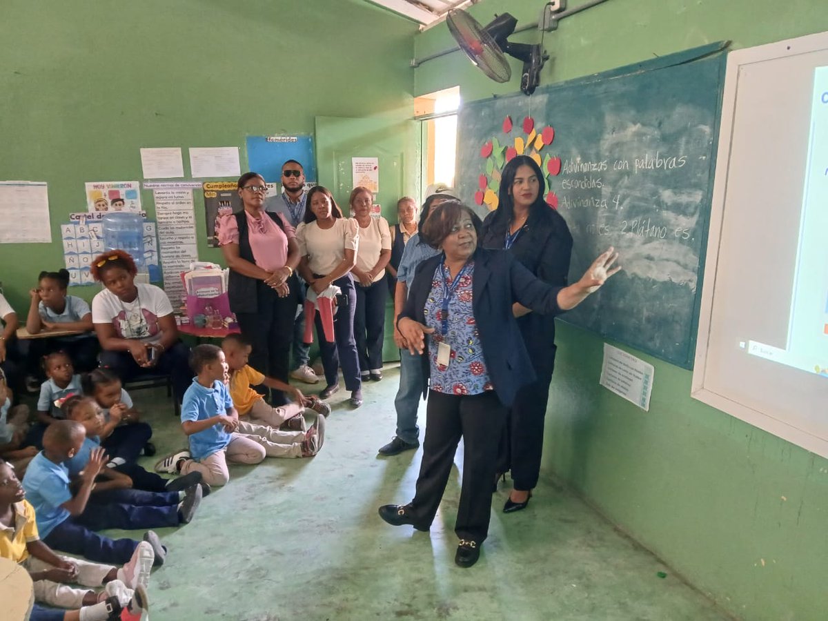Concluimos una exitosa jornada educativa que impactó a más de 10,000 personas entre mayo y julio de 2025. A través de 97 charlas en escuelas, hospitales, clubes y comunidades del Cibao, promovimos el consumo responsable y seguro de la electricidad.
