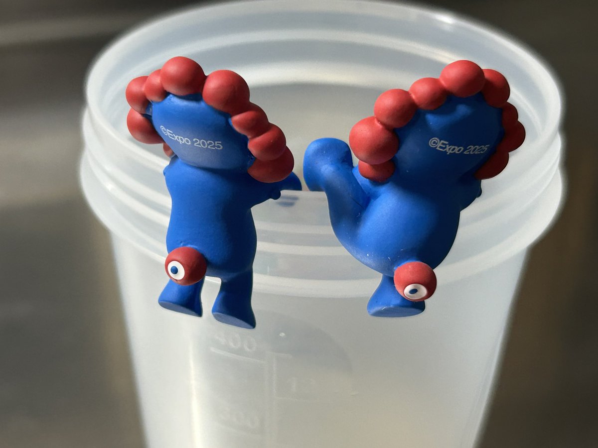 フチのりミャクミャクって一時期流行ったやつのミャクミャク版が出てて