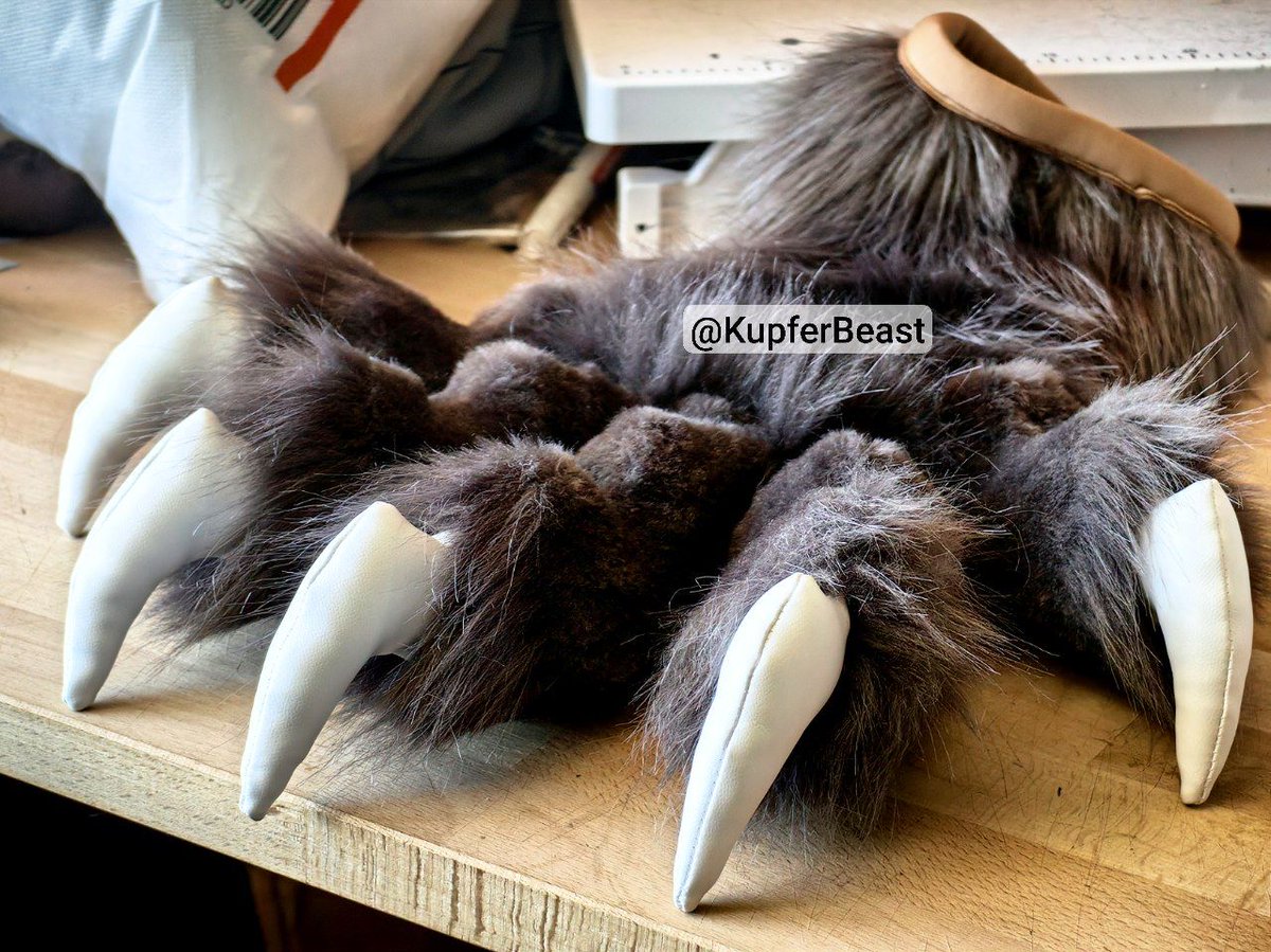 KupferBeast's tweet image. Some hands tend to be beautiful😊