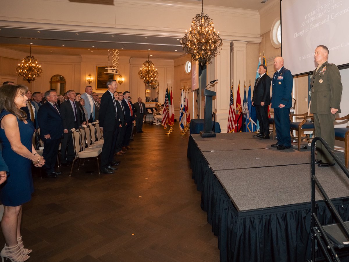 theF35JPO's tweet image. Passing the torch 🤝
The F-35 Joint Program Office welcomes U.S. Marine Corps Lt. Gen. Gregory L. Masiello as the new Program Executive Officer.
We thank Lt. Gen. Michael Schmidt for his dedicated leadership and service. His steadfast commitment to delivery, innovation, and…