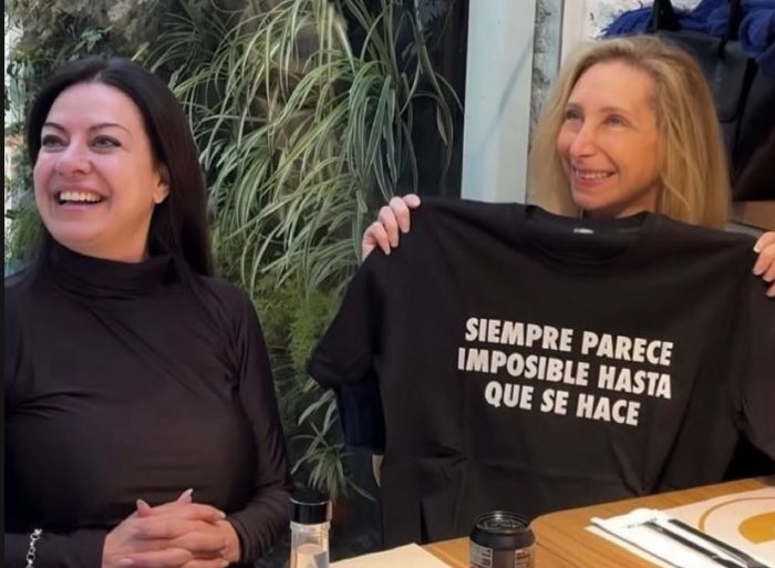 🔥 Dos mujeres, dos misiones, un mismo objetivo: cambiar la historia.

🗳️ <a href="/KarinaMileiOk/">Karina Milei</a> construyó, con inteligencia, firmeza y visión, la estructura nacional de La Libertad Avanza. Hoy, el partido está presente en todo el país.

🇦🇷 <a href="/SPettovelloOK/">Sandra Pettovello</a> lidera la gestión de la