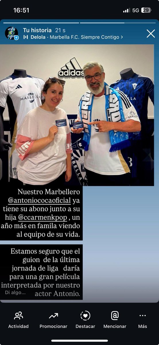 Nuestro Marbellero <a href="/antoniococaofi/">Antonio Coca</a> ya tiene su abono junto a su hija Carmen , un año más viendo al equipo de su vida.

Estamos seguro que el guion de la última jornada de liga daría para una gran película interpretada por nuestro actor Antonio.