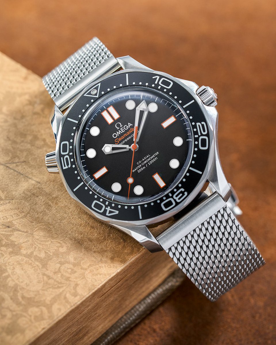 baldassarreted's tweet image. Omega has recently been revamping its Seamaster Diver 300M collection, and today, the brand has launched the latest addition to the model family with new orange accents to further assist legibility while diving. This new reference maintains the new identity of the Seamaster Diver…