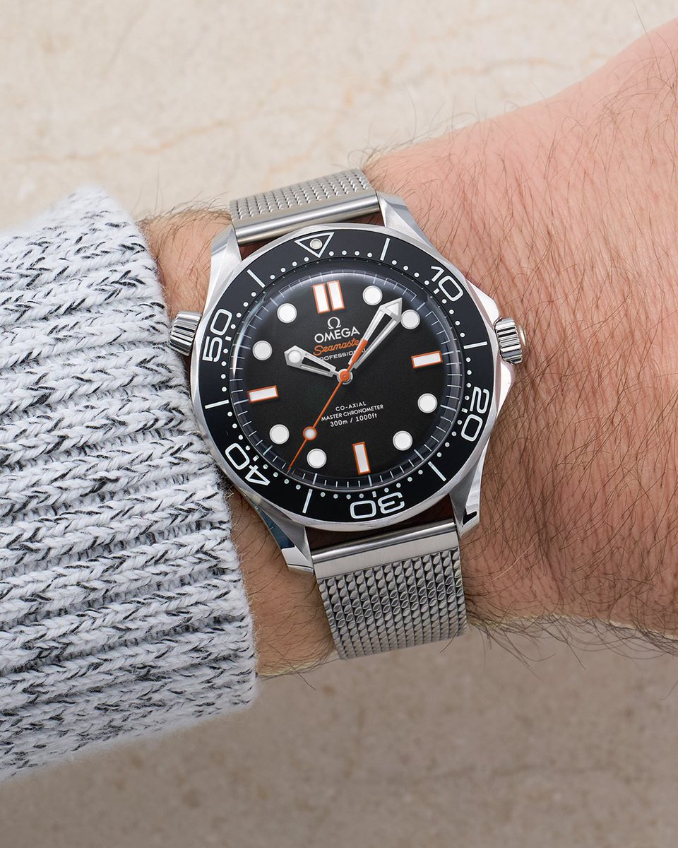 baldassarreted's tweet image. Omega has recently been revamping its Seamaster Diver 300M collection, and today, the brand has launched the latest addition to the model family with new orange accents to further assist legibility while diving. This new reference maintains the new identity of the Seamaster Diver…