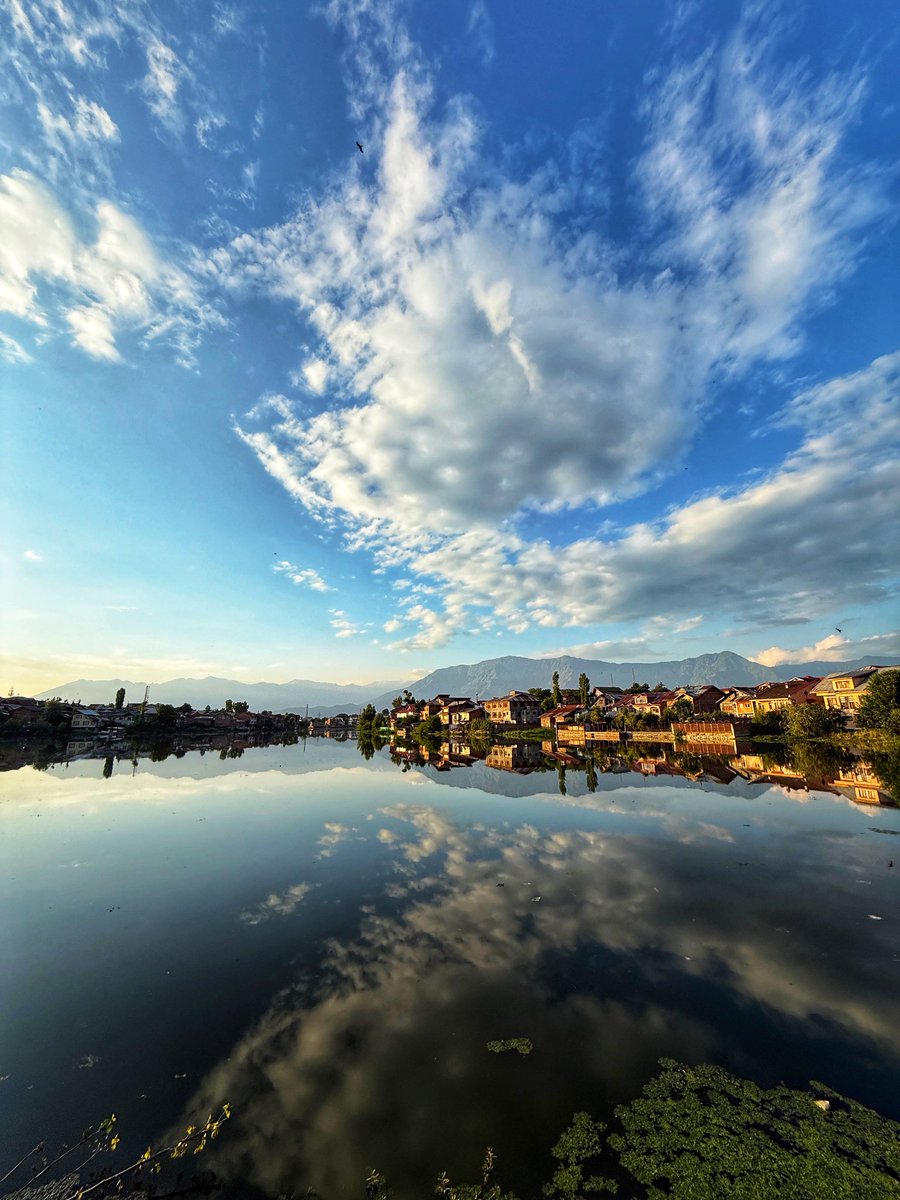 basiitzargar's tweet image. The beauty of Khushal Sar Lake in Srinagar