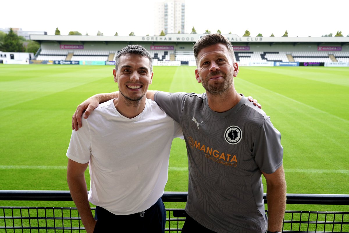LocationFootba2's tweet image. 🎥 3rd shoot in 7 days! A pleasure to watch @BOREHAM_WOODFC gaffer and brilliant guy Luke Garrard in action 🗣️
Video coming soon...Next Stop Madrid 🇪🇸 #nonleague #football