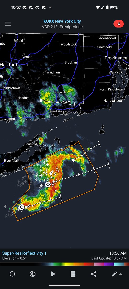 WeatherGeoff's tweet image. Huge severe marine thunderstorm just off of the Hamptons to MTK point moving ENE. Block Island could get grazed, certainly a big light show looking south!