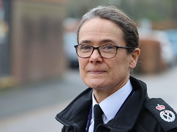 SuffolkPolice's tweet image. Read Chief Constable Rachel Kearton's latest column where she discusses the dedication & efficiency of staff & our 101 call handling times and has details of a visit to the force's chosen charity of the year. Read more here> orlo.uk/waj5Q