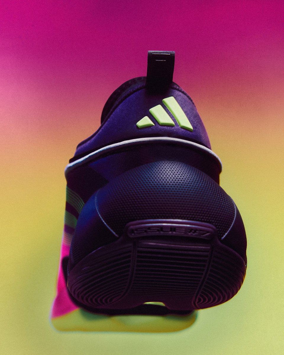 footlocker's tweet image. New heat. Same Spida energy. 🕷️
The adidas DON 7 is here. Available in-store and online at Foot Locker.
spr.ly/60114Aweb