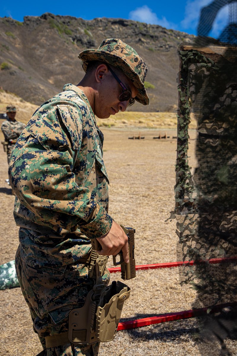 USMC's tweet image. #Marines with @3d_Marine_Div complete an intramural marksmanship competition at Marine Corps Base Hawaii, July 15, 2025.
The intramural marksmanship competition occurs quarterly, showcasing service members' rifle and pistol marksmanship skills while exercising technical and…
